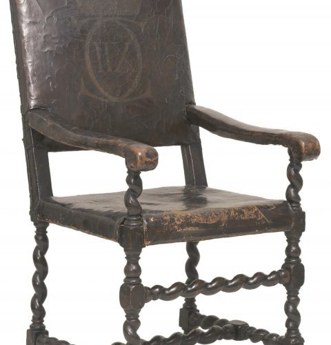 Krēsls ar Zviedrijas karaļa Kārļa XII monogrammu. Rīga, 1701. g.