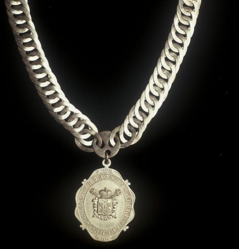 Riga Town Board member’s chain of office with a badge. Late 19th cent.