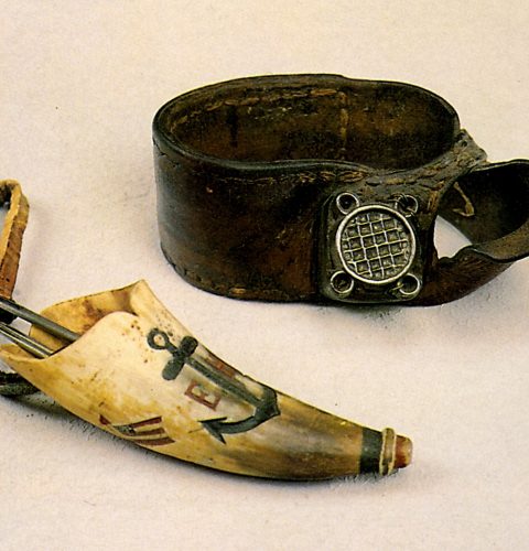 Sail-maker’s glove and a grease-horn with needles. Late 19th cent.